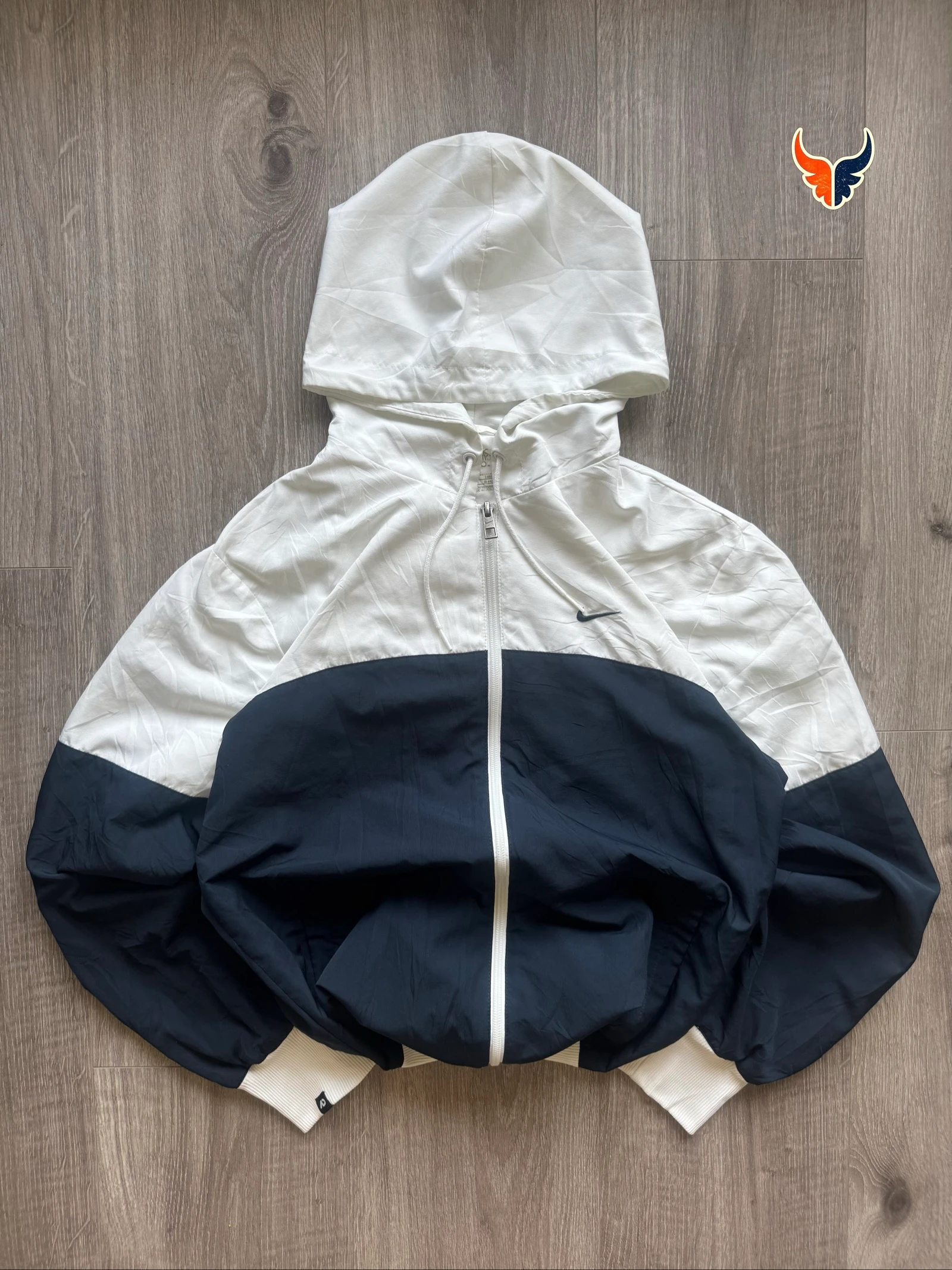 Nike Windrunner Hooded Windbreaker Jacket White Black Full Zip Lightweight M